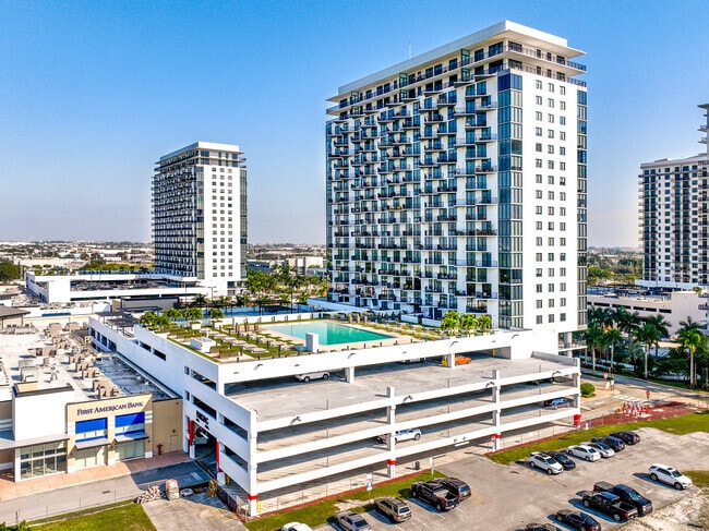 8500 NW 52nd St Doral, FL, 33166 - 5250 Paseo