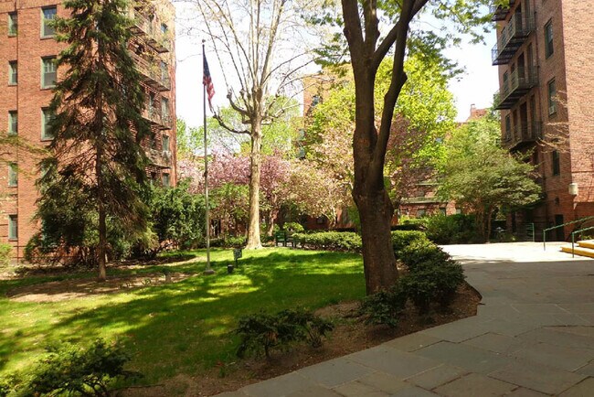 Photo - Sunnyside Garden Apartments