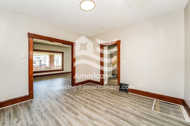 Photo - 913 Bedford Ave SW