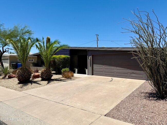 Photo - 3702 E Paradise Dr
