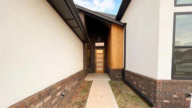 621 E Barajas Terrace