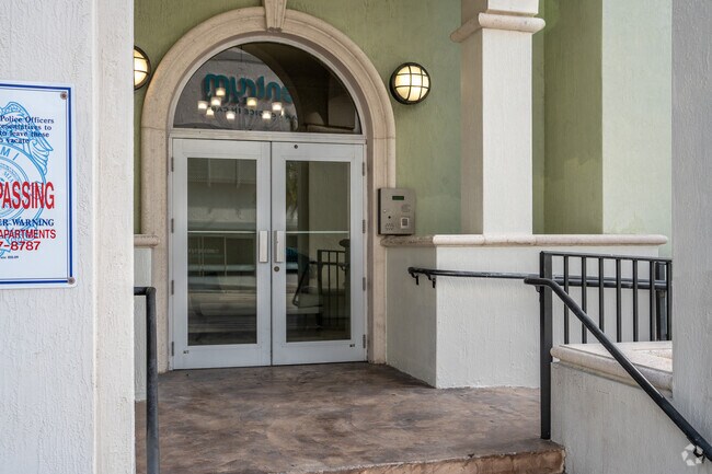 435 SW 12th Ave Miami, FL 33130 - Monserrate Apartments