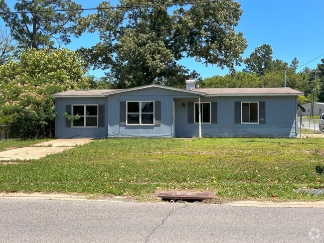 Building Photo - 26 Kurthwood Rd Rental