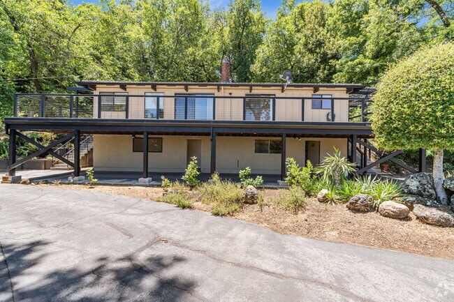 Building Photo - 24 El Rey Rd Rental