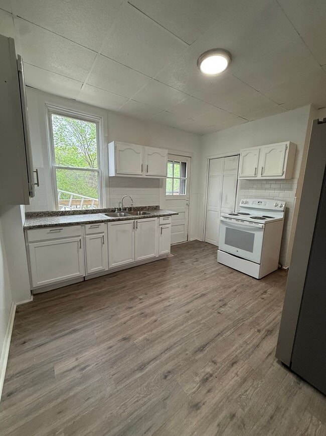 Photo - Brighton Heights 2-Bedroom Townhome – Quiet Living with Easy Downtown Access