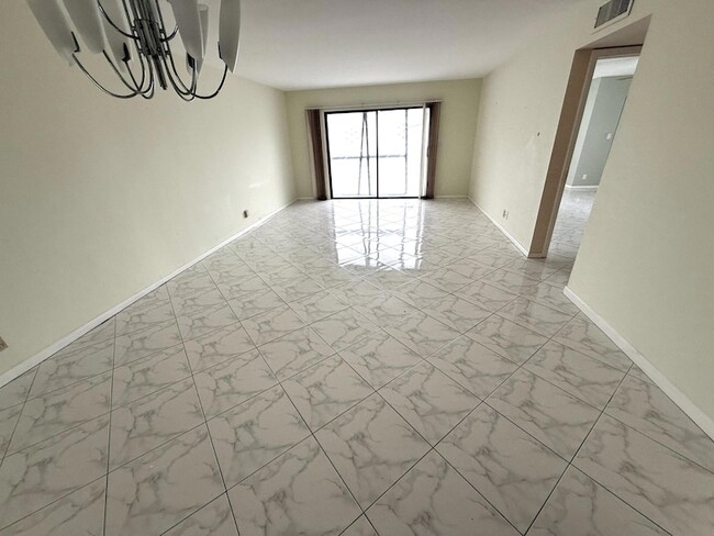 Photo - 7076 Huntington Ln Unit 6080