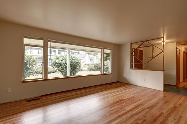 Photo - Charming Rambler Available in Perfect Newcastle Location - Move-in Ready!