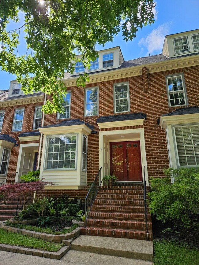 Photo - GHENT SQUARE