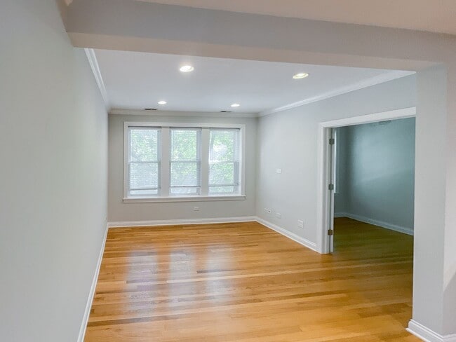 Photo - 3808 N Marshfield Ave Unit 2