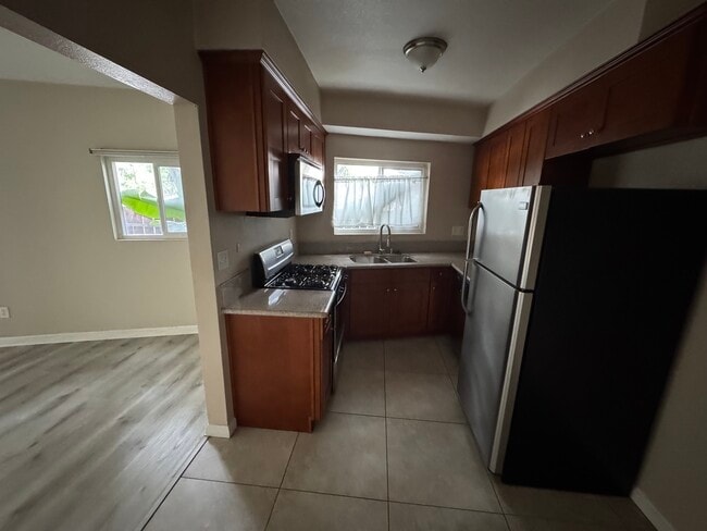 Photo - 5401 W Olympic Blvd Unit 1