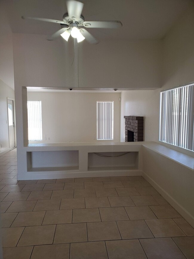 Photo - No HOA! North Phoenix 3 Bedroom Home with Large Yard & Garage
