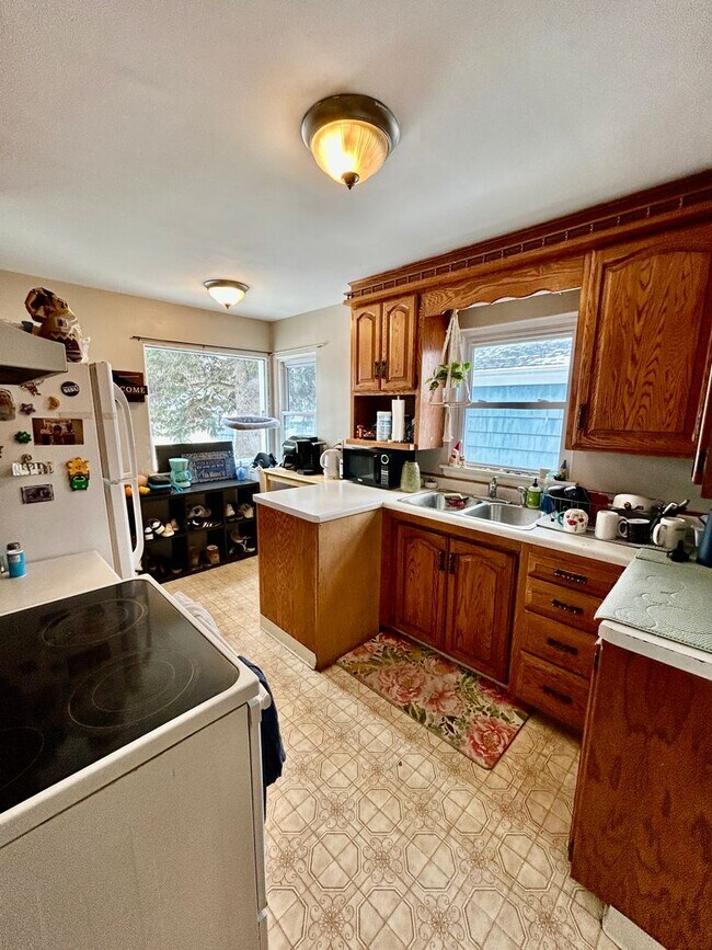 Photo - AVAILABLE JUNE - 4 BED 2 BATH