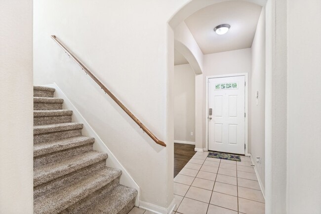 Photo - Charming Home Awaits: Spacious & Modern Living in a Prime Location