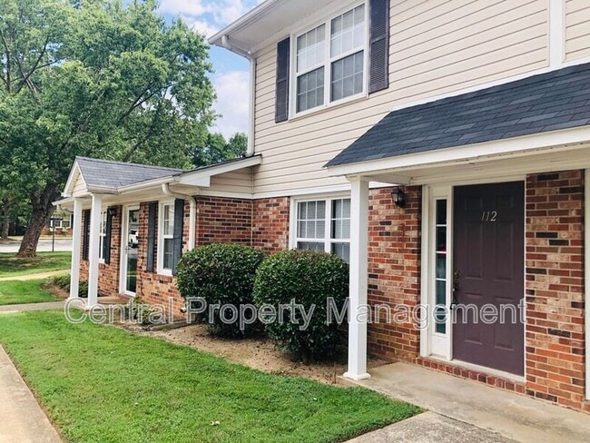 Building Photo - 112 Silver Brook Dr