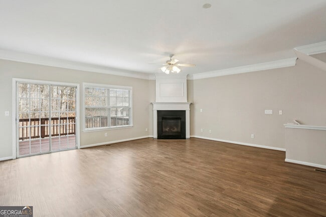 Photo - 642 Bernay Way