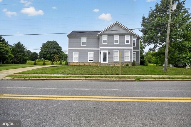 Photo - 541 S Church St