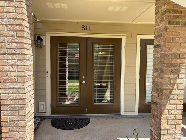 Building Photo - 5001 Soto Grande Dr Unit 811 Rental
