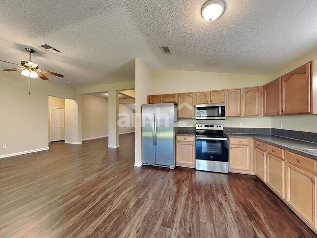Photo - 884 Bonaparte Landing Ct