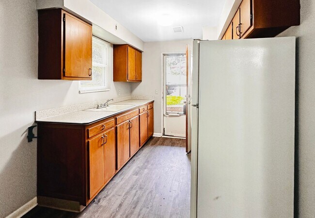 Photo - 2719 S Burdick St