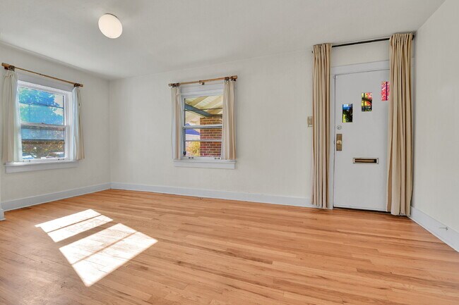 Photo - $2,600.00, 1 bed + non-conforming room, 1 ...