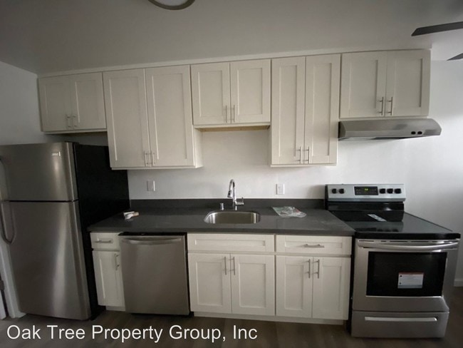 Photo - 3211 School St