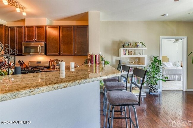 Photo - 123 Tower Blvd