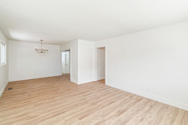 Photo - 415 Taliwa Dr