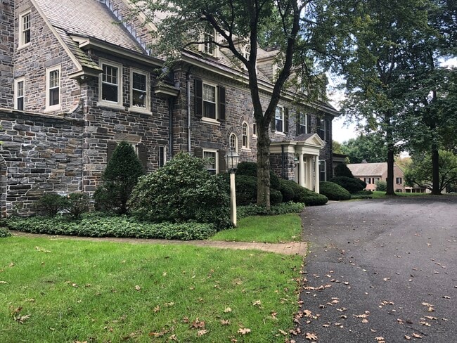 Photo - 607 S Trent Ave