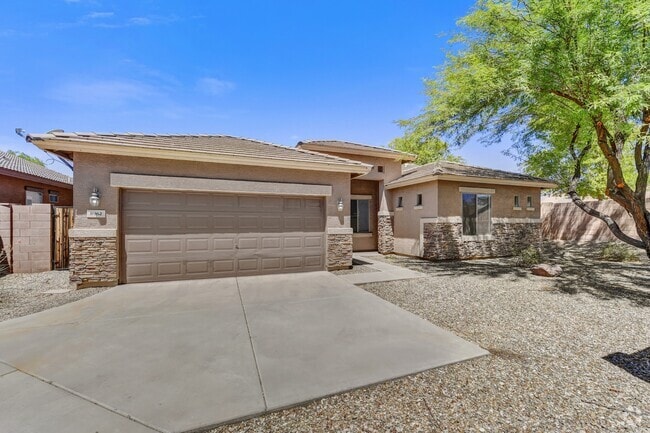 Building Photo - 8962 W Grovers Ave Rental