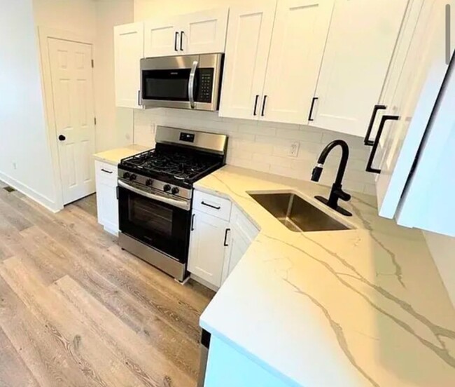 Sample Kitchen (this is how other properties look) - 2609 W Oxford St Townhome