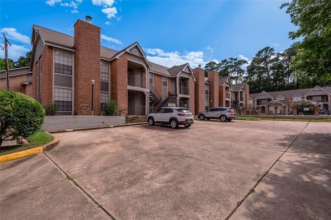 Building Photo - 2402 Sycamore Ave Unit E1 Rental