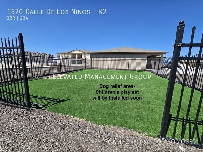 Building Photo - 1620 Calle de los Ninos Ave Unit B2 Rental