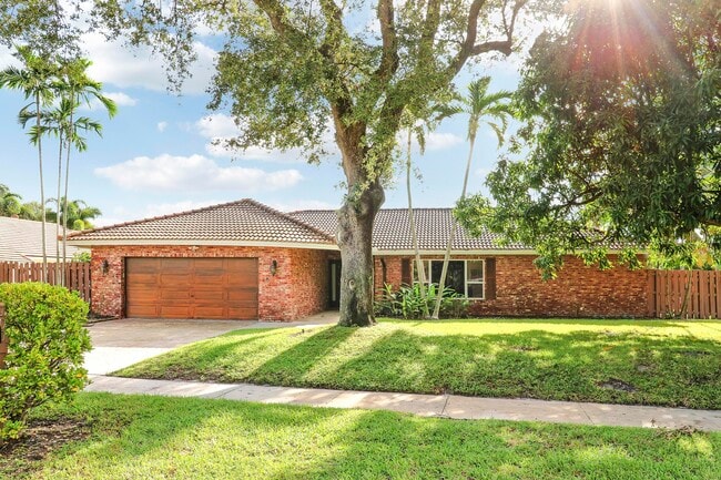 Photo - 100 SW 15th Ct