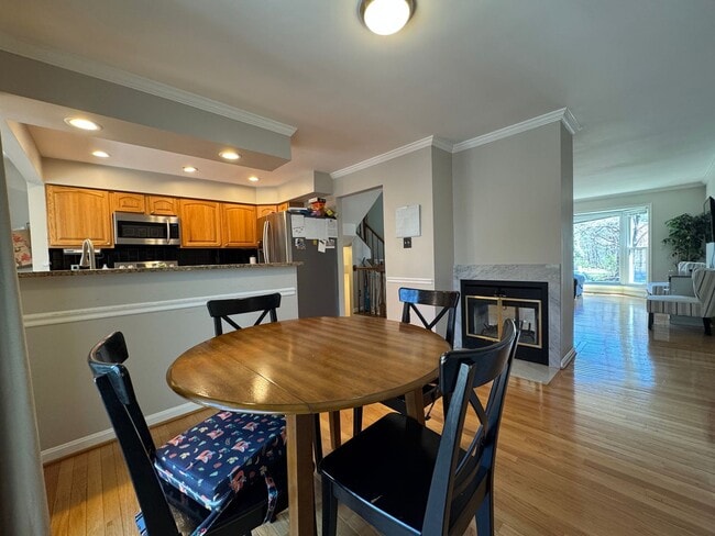 Photo - Gorgeous 3 Bed 2/2 Bath Interior Townhome In Little Rocky Run