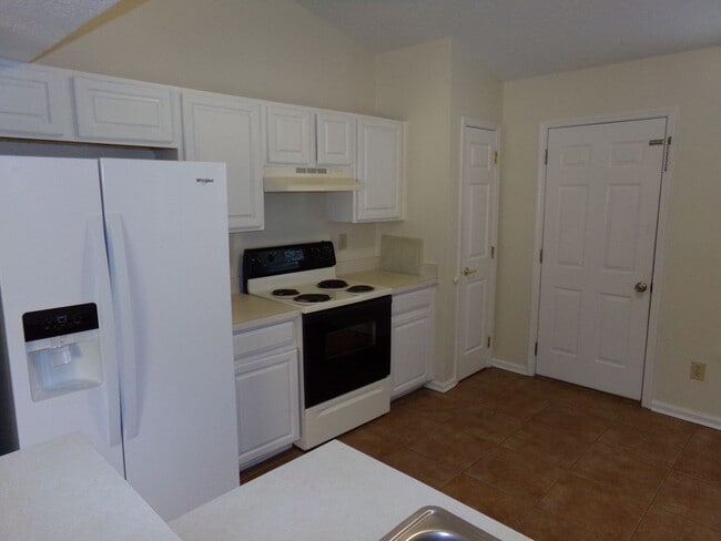 Photo - Nice 3/2 in convenient location