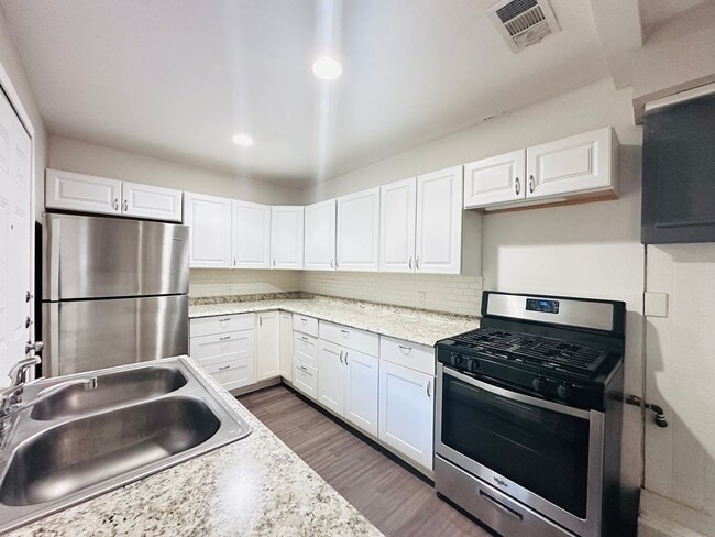 Photo - 10806 Lazy Oaks Dr