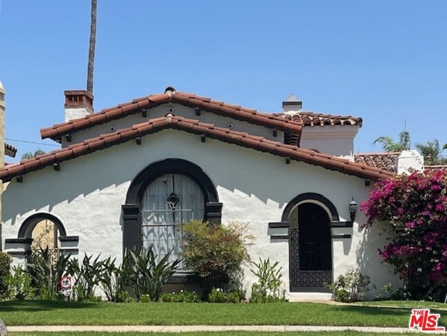 Photo - 168 N Doheny Dr Casa