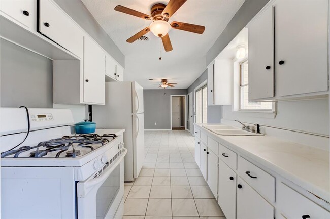 Photo - 8623 Norton Dr