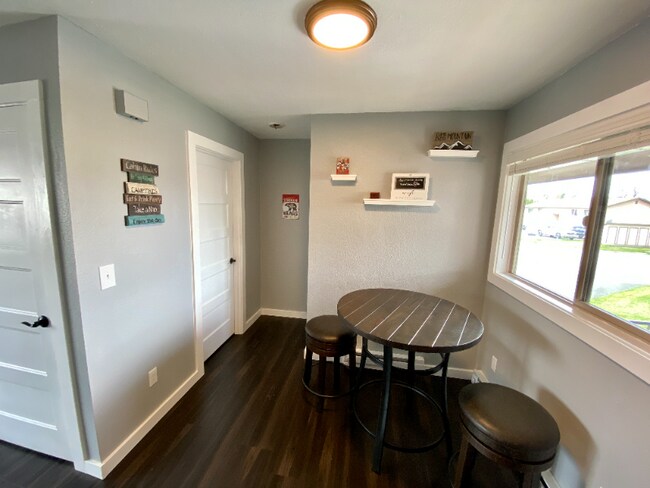 187 Glenwood Dr Unit A