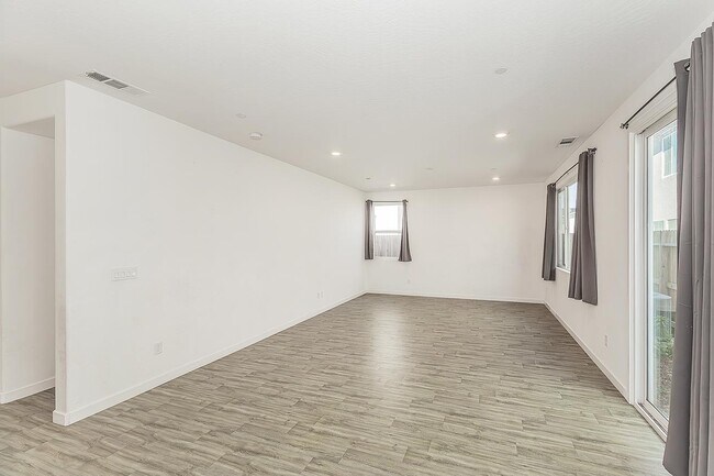 Photo - 2844 N Vahe Ave