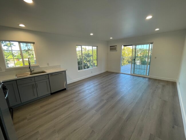 Building Photo - 1419 Allesandro St Unit B Rental