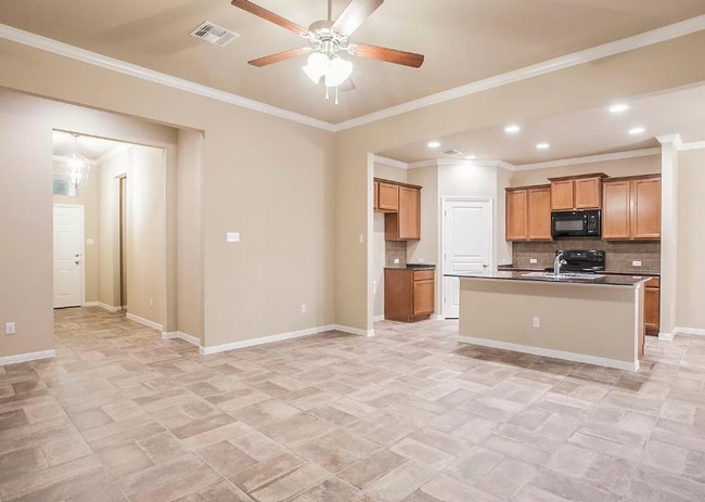 Photo - 413 Cross Dr