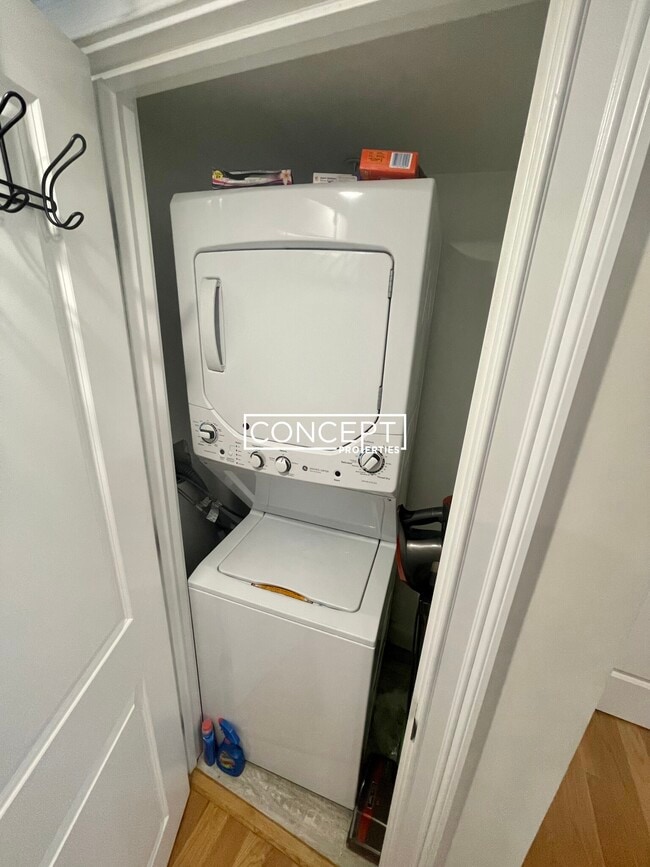 Building Photo - 64 Gordon St Unit 2B