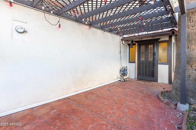 Photo - 922 W Mission Ln