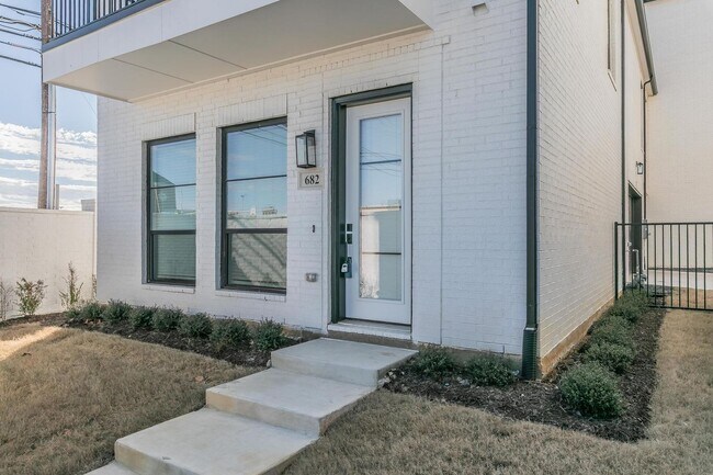 Photo - Excellent 3 bedroom 2.5 bath in Arlington