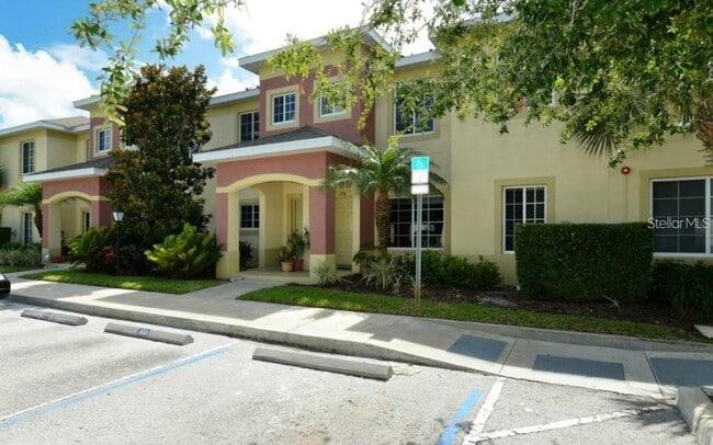 3909 45th Terrace W