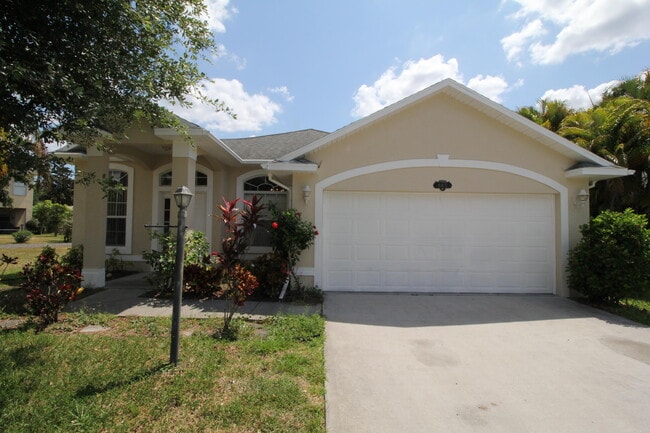 Building Photo - 885 Tavernier Cir NE