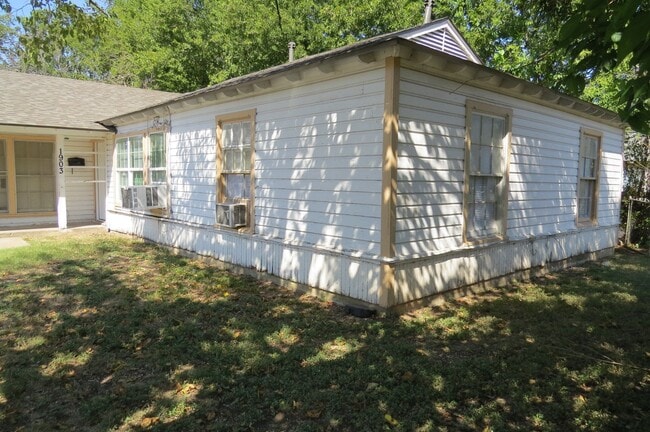 Photo - 1903 Duncan Ave Apartment