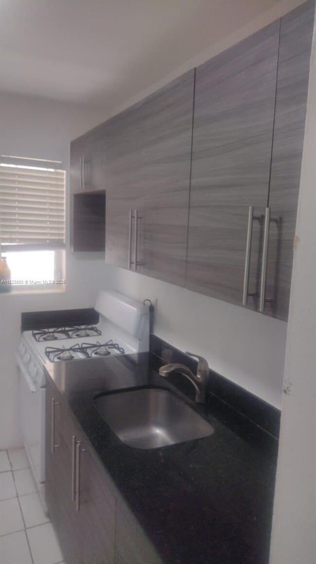 Photo - 7835 Crespi Blvd Apartment Unit 5
