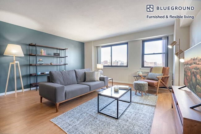 Building Photo - 10 Emerson Pl Rental